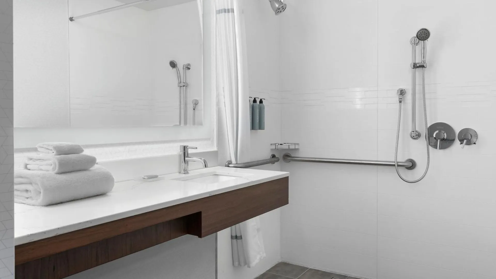 Residence Inn By Marriott New York Queens 3*,